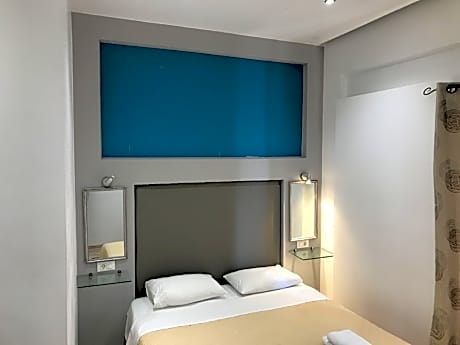 One-Bedroom Apartment  with Sea View (2 Adults)