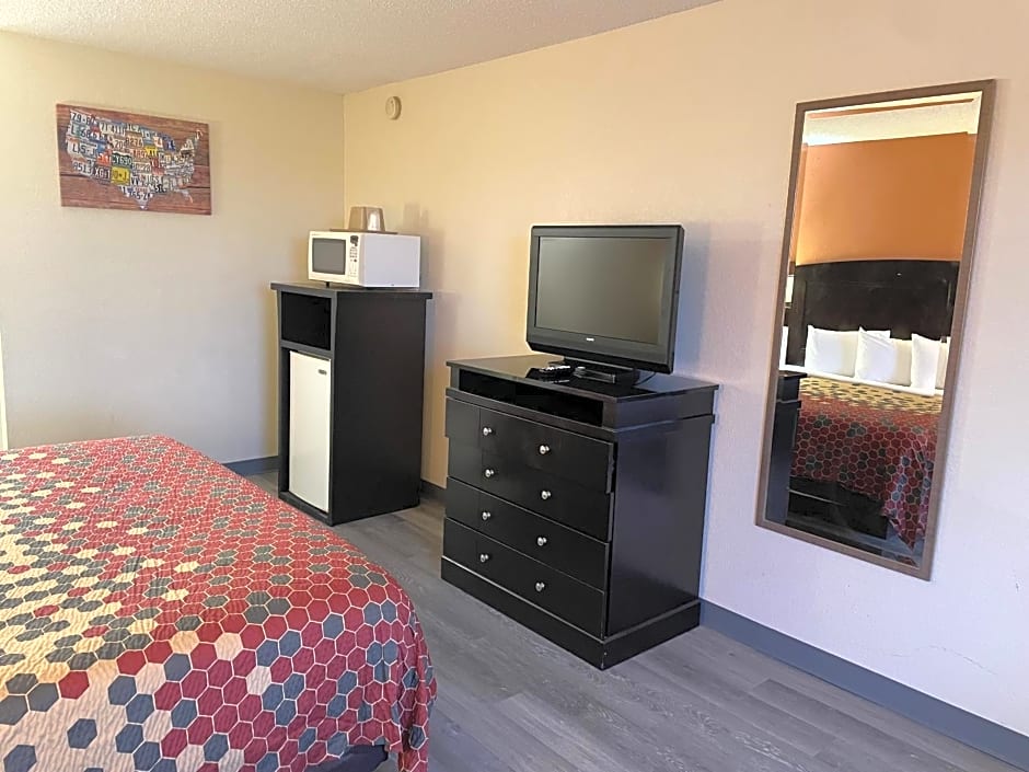 Econo Lodge Inn & Suites Sweetwater I-20