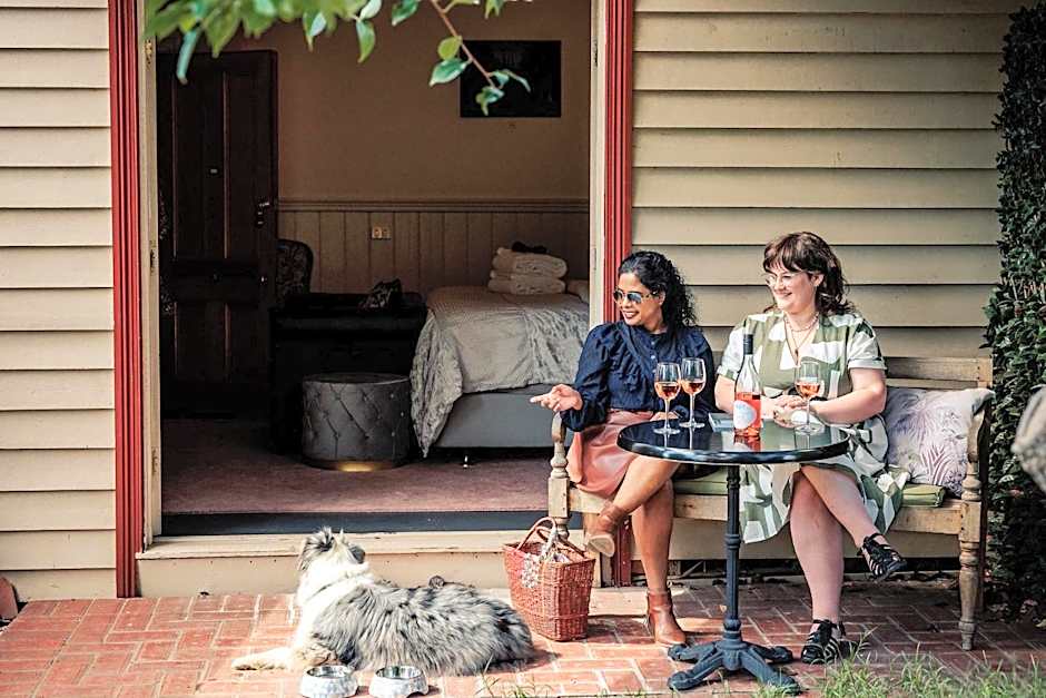 Summerlands - Country Luxe