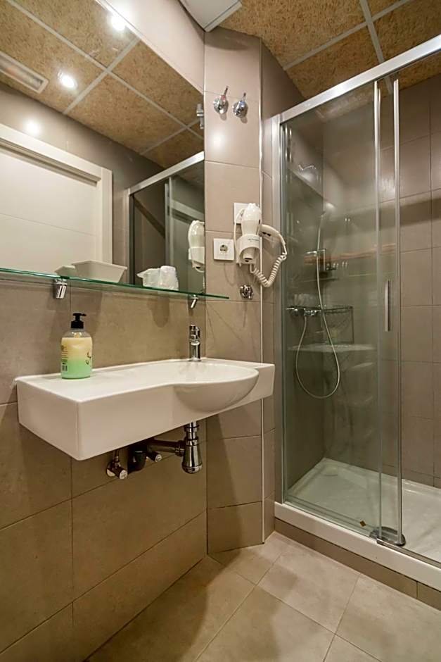 Hostal House