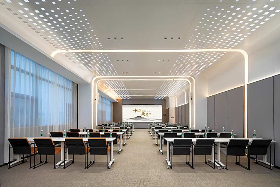 Atour Hotel Changzhou Xinbei Xuejia