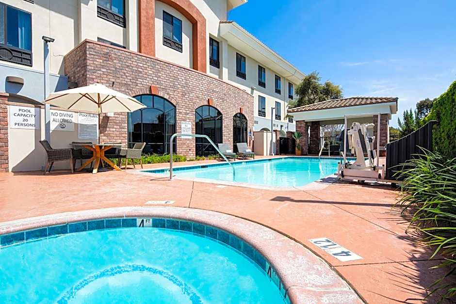 Holiday Inn Express Hotel & Suites Atascadero By IHG