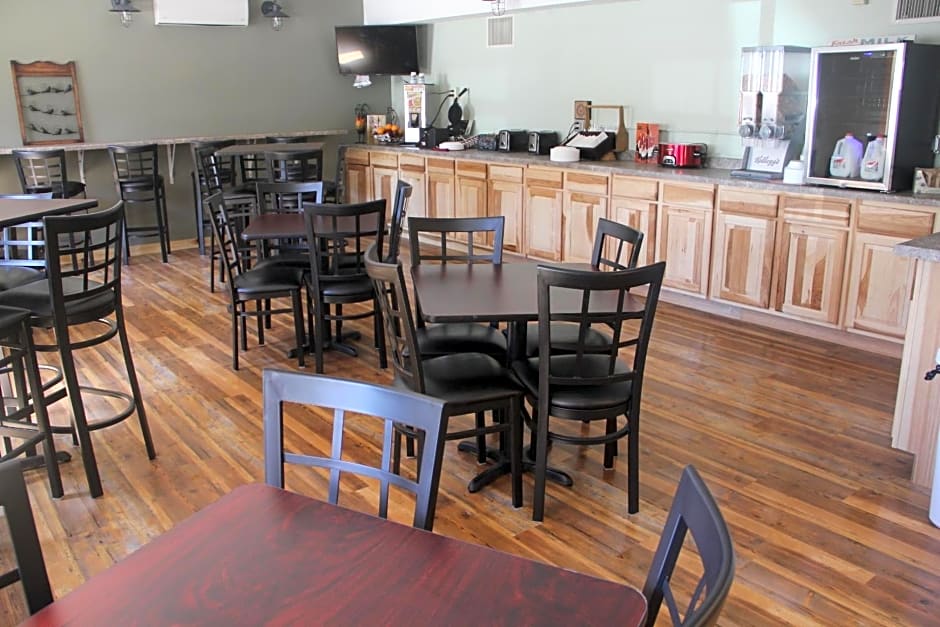 Blackstone Lodge and Suites