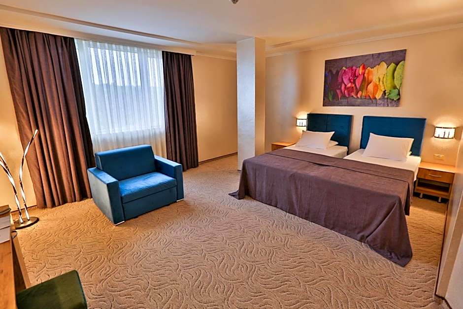 Terra Europe Brontes Hotel