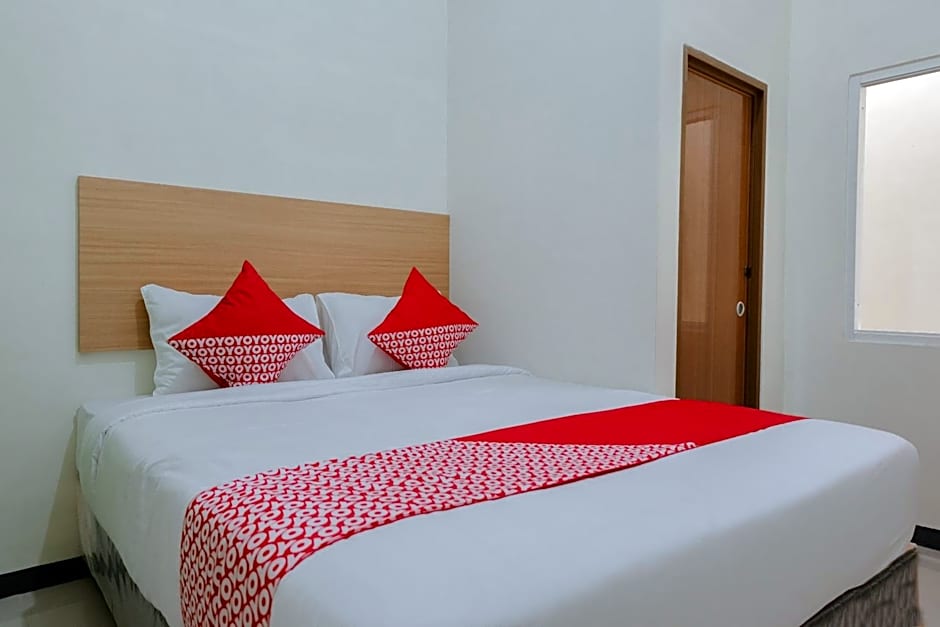 OYO Flagship 1603 Antosa Family Residence Silver Key