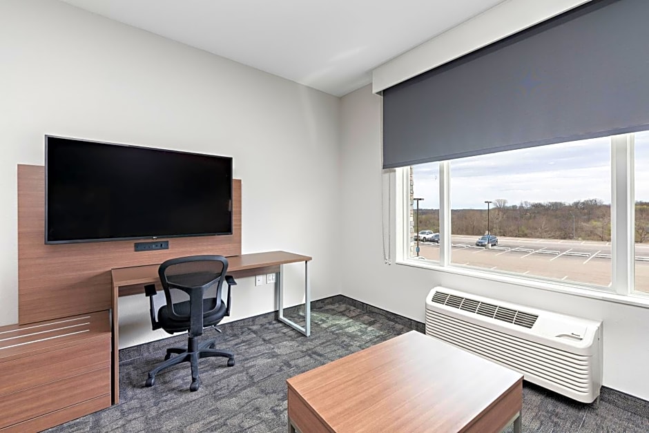 Holiday Inn Express Kansas City North Parkville By IHG