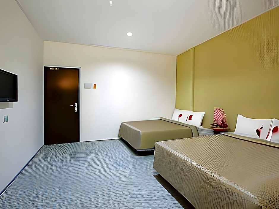 Swing & Pillows @ Grand Inn George Town Penang 