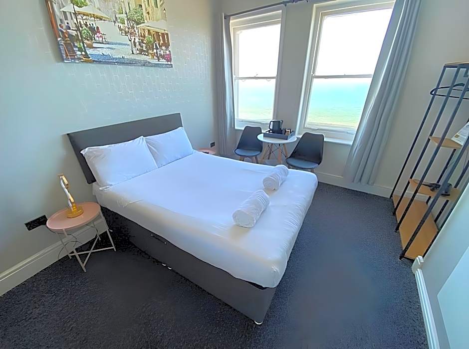 OYO Marine Parade Hotel, Eastbourne Pier