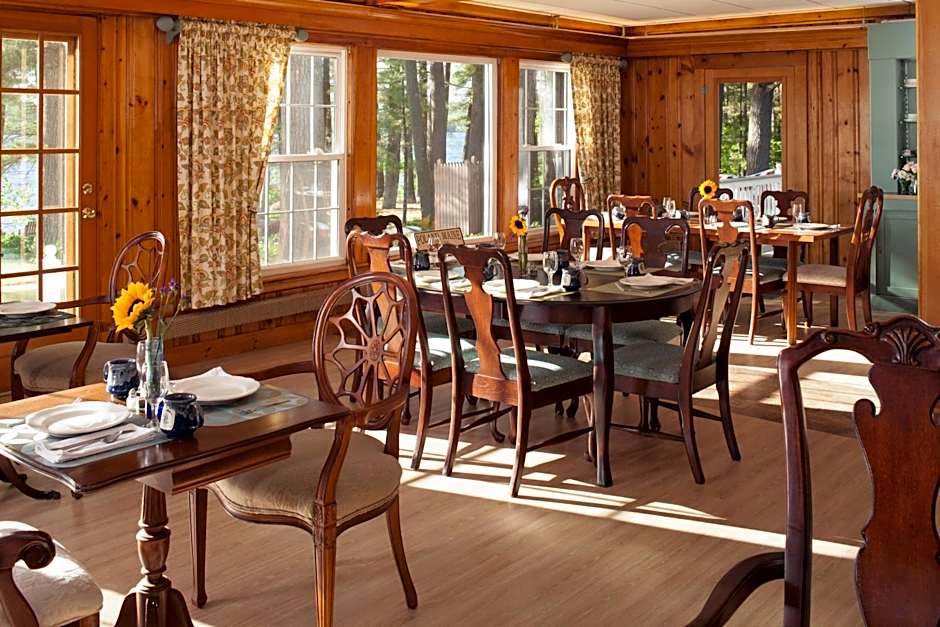 Wolf Cove Inn