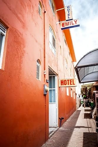 Hotel Emily