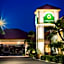 La Quinta Inn & Suites by Wyndham Clearwater Central