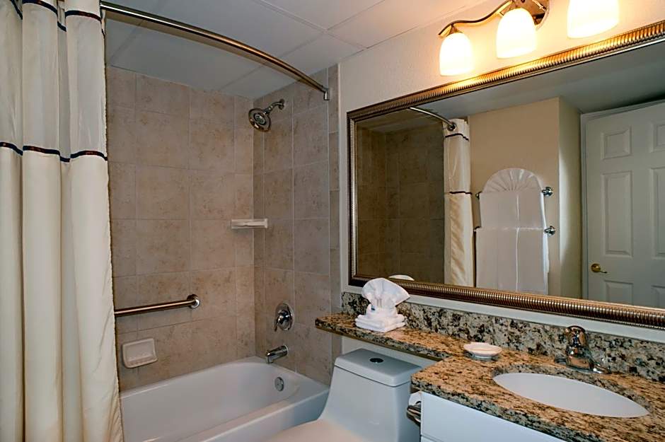 Casa Del Mar Beachfront Suites