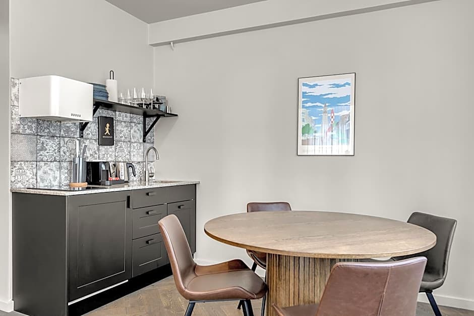 The Swan House by Heimaleiga