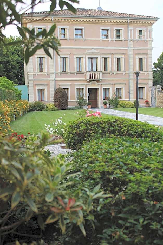 Hotel Villa Maternini