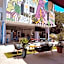 Atrium Hostel Design District