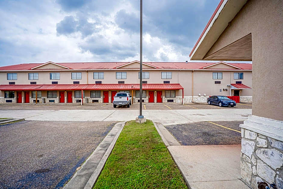 Texan Inn By OYO Beeville US-181