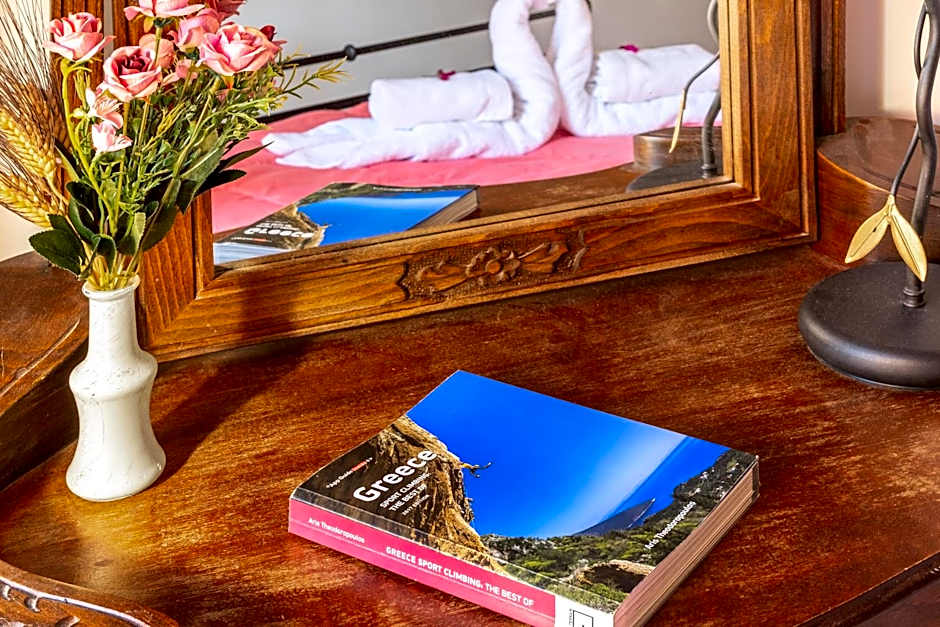 Hotel PARALIAKO Kyparissi