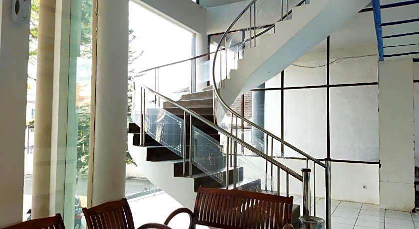 Royal Kencana Hotel powered by Cocotel