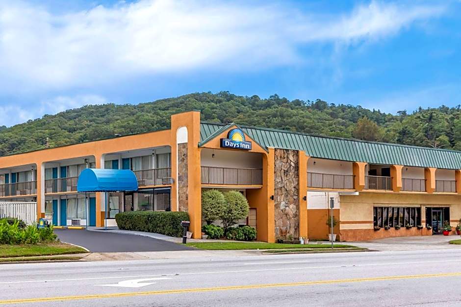 Days Inn by Wyndham Clayton