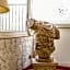 Aurelius Art Gallery Hotel