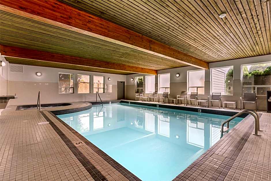 Best Western Plus Country Meadows Inn