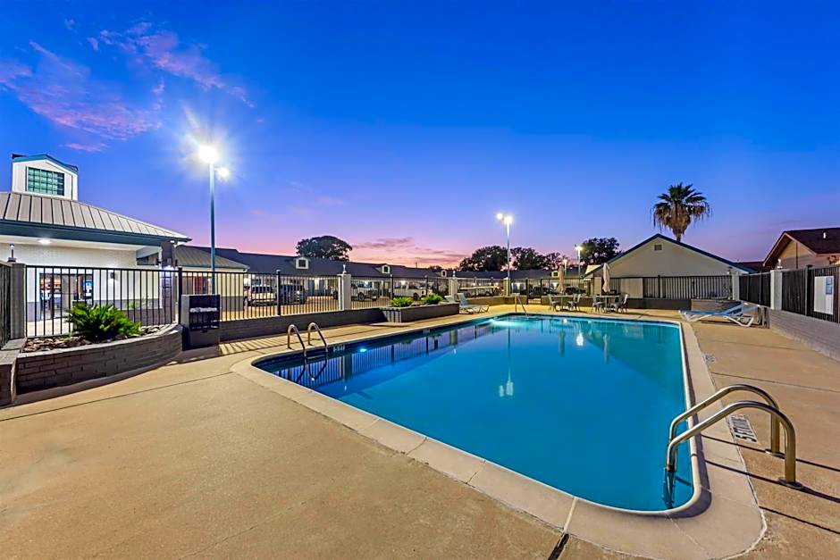 Best Western Regency Inn & Suites