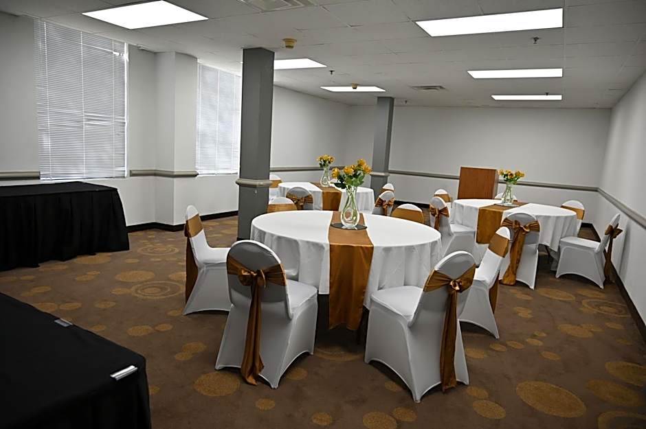 Atrium Hotel And Suites Dfw Airport