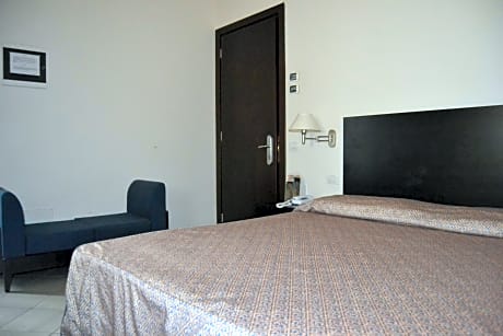 Triple - 1 Double + 1 Single Bed