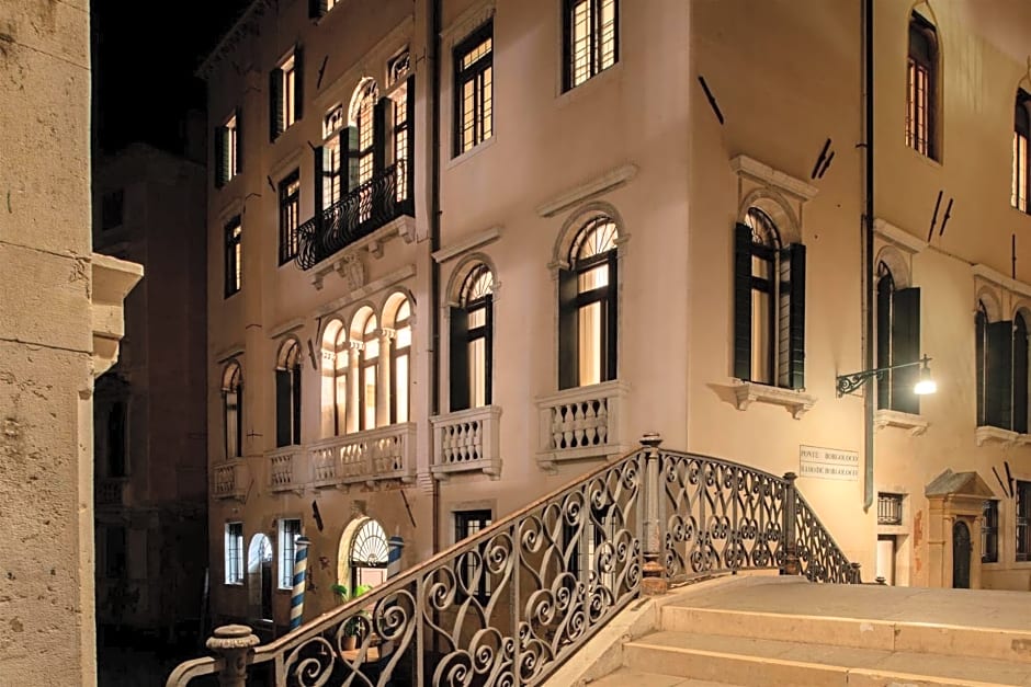Eight Venezia