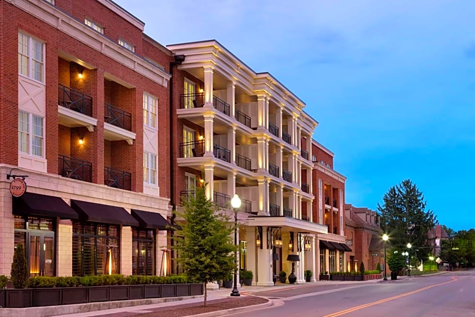 The Harpeth Downtown Franklin, Curio Collection by Hilton