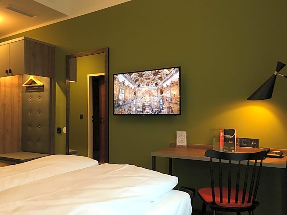 The Ascot Hotel
