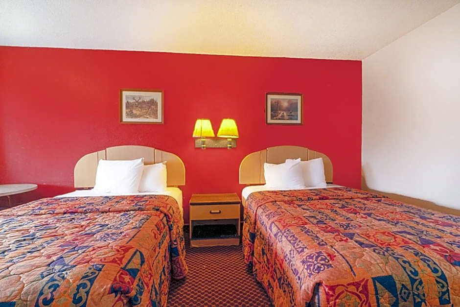 Regency Inn By OYO Three Rivers