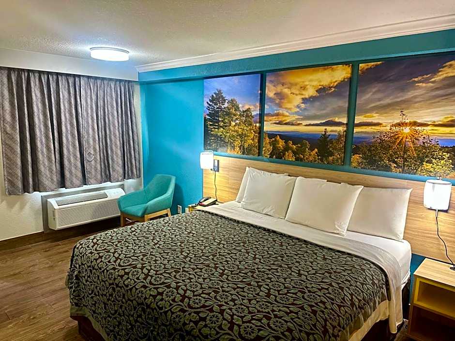 Days Inn by Wyndham Houston East