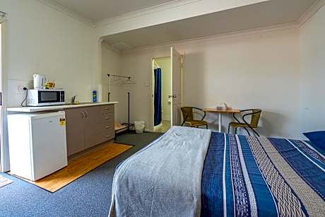 Budget Studio with Kitchenette
