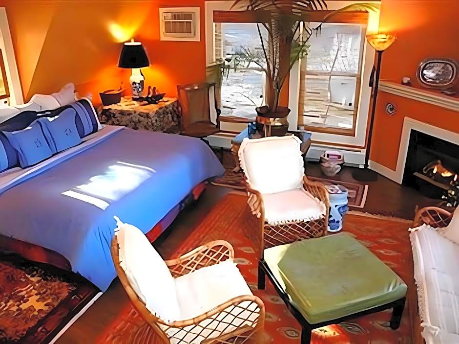 Red Elephant Inn Bed And Breakfast