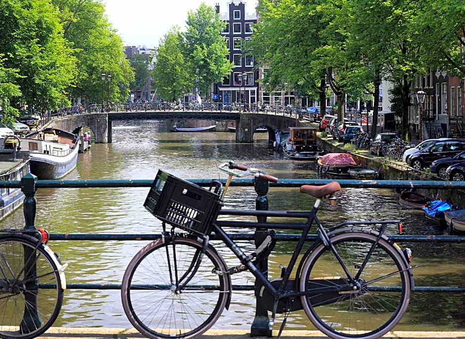 The Pavilions Amsterdam, The Toren