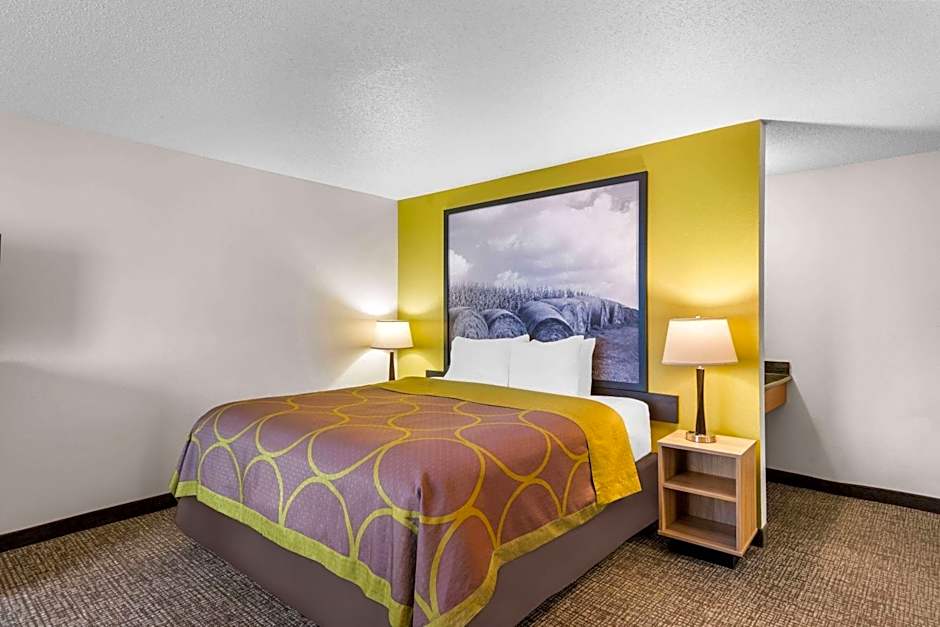 Super 8 by Wyndham Oelwein