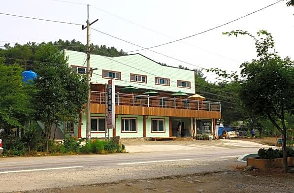 Hongcheon Yeongjin Pension