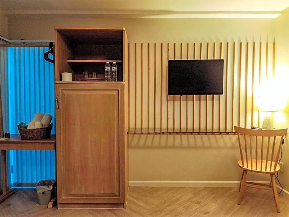 Shanti-Retreat Hotel