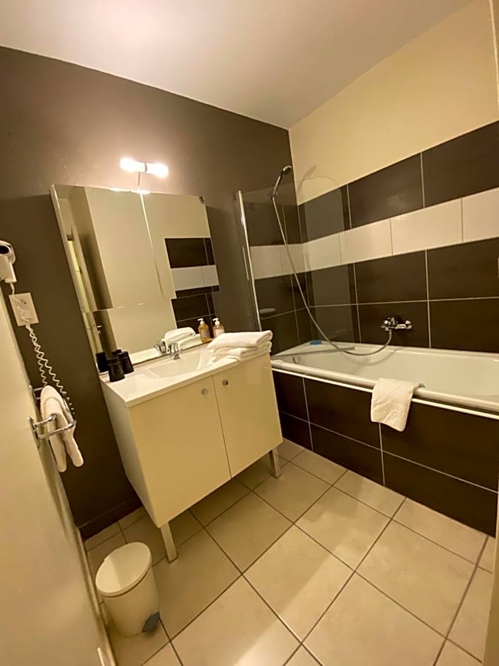 Logis Hotel Medieval, Montelimar Nord