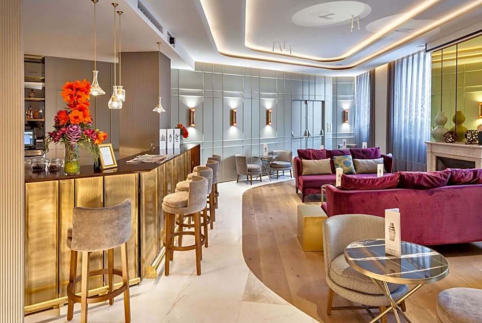 Barcelo Emperatriz Hotel