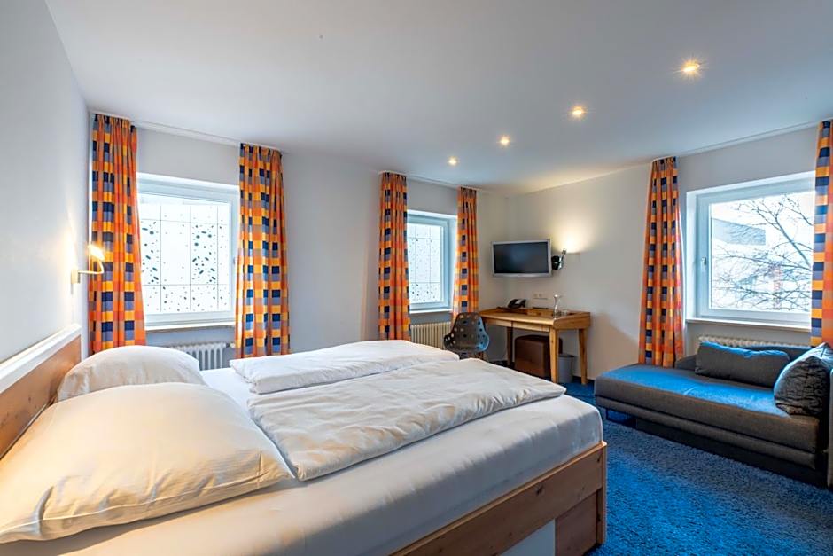 Ott's Hotel Weinwirtschaft & Biergarten Weil am Rhein/Basel