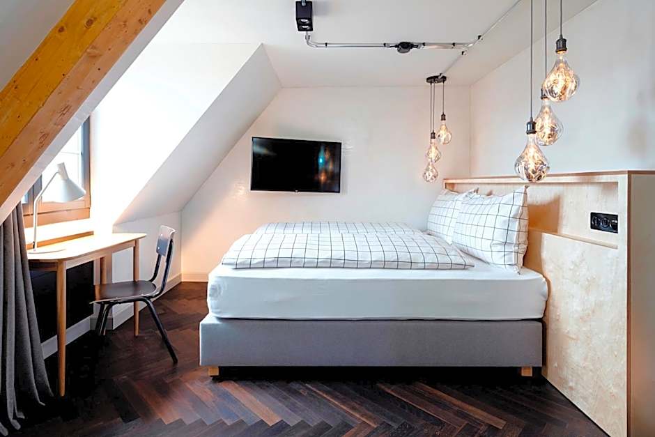 The Lubo - self check-in