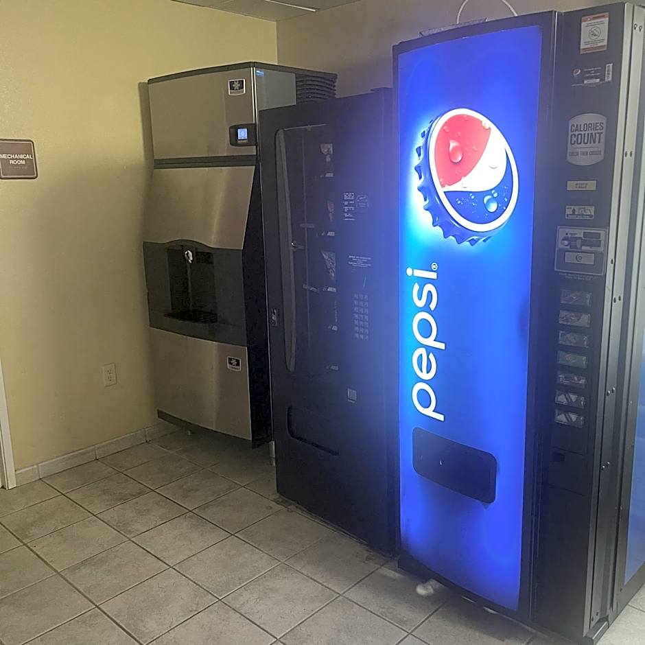 Red Roof Inn & Suites Hinesville