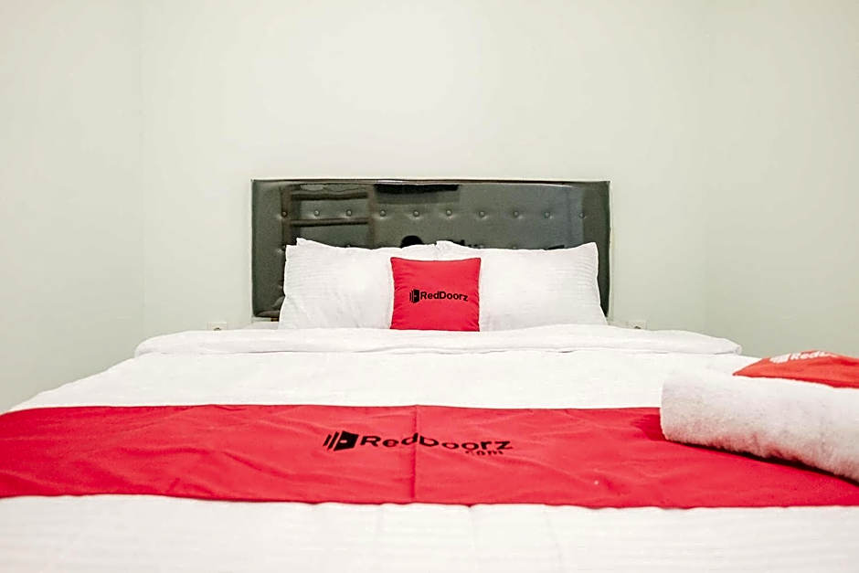 RedDoorz @ Jalan Pangeran Antasari Lampung 2