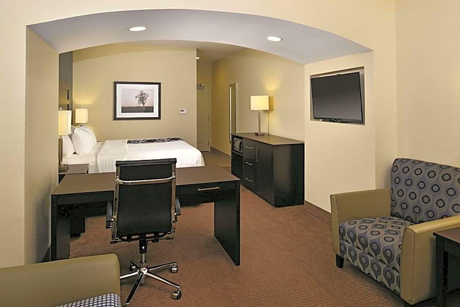 La Quinta Inn & Suites by Wyndham Karnes City - Kenedy