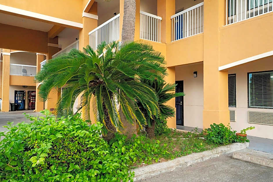 Island Inn By OYO Galveston Beach, TX