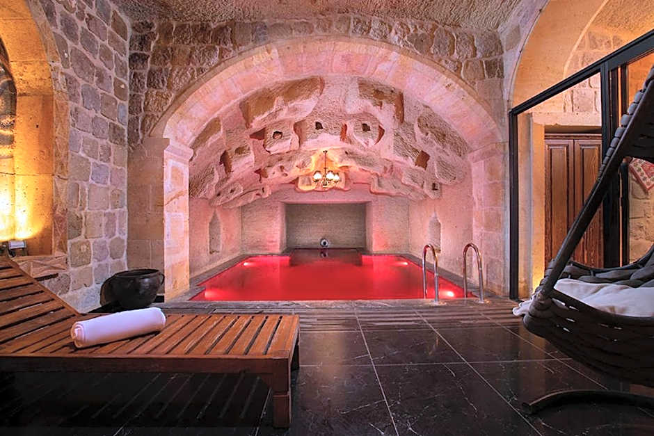 Cappa Via Cave Hotel