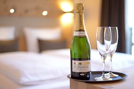 Classic Double Room, Mountain View (2 Twin Beds)