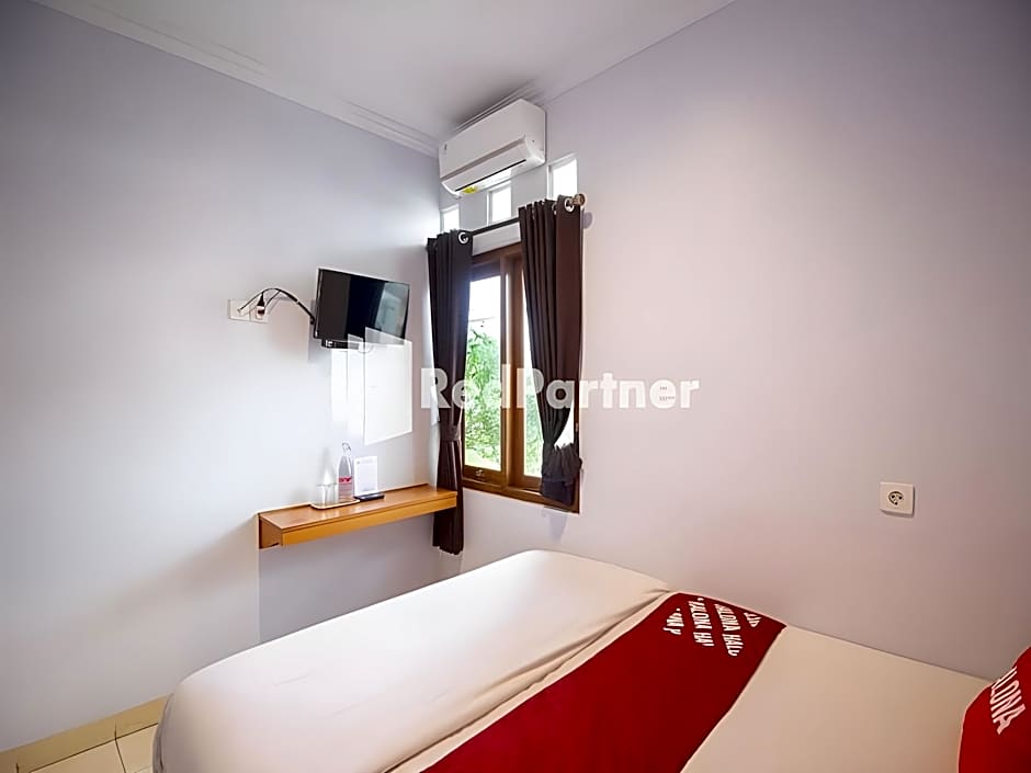 Halona Residence near Pakuwon Mall Jogja Mitra RedDoorz